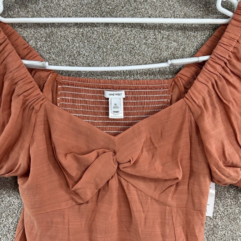 Woman's Terracotta Nine West Top With Side Zipper Large